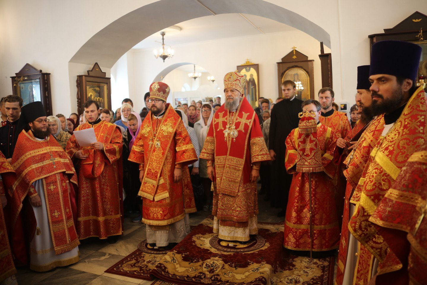 Митрополит Саранский и Мордовский Зиновий в сослужении епископа Ардатовского и Атяшевского Вениамина